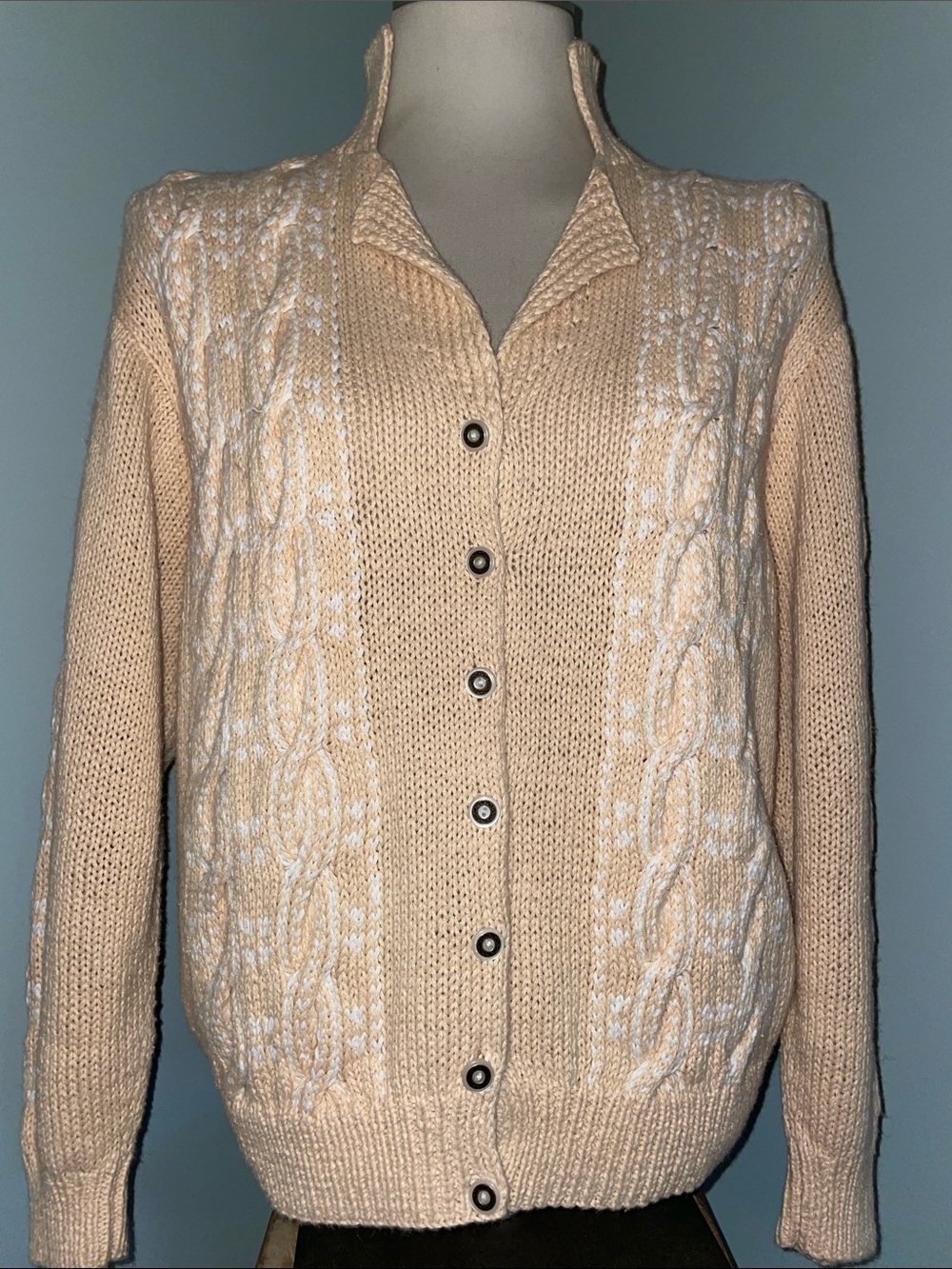Vintage Classic Cream Cable Knit Button-Up Sweater. Cotton/Ramie Blend. Size Me